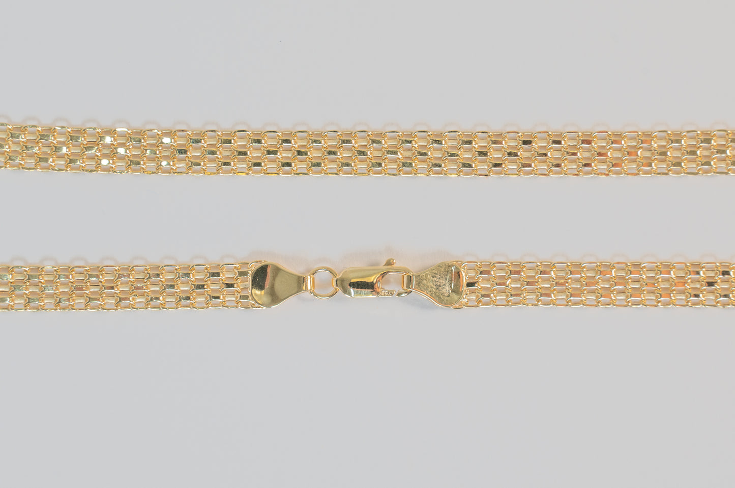 Necklace wide interlocking 18 K Gold