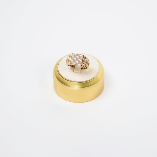 Ring with diamonds in the center 18 K Gold